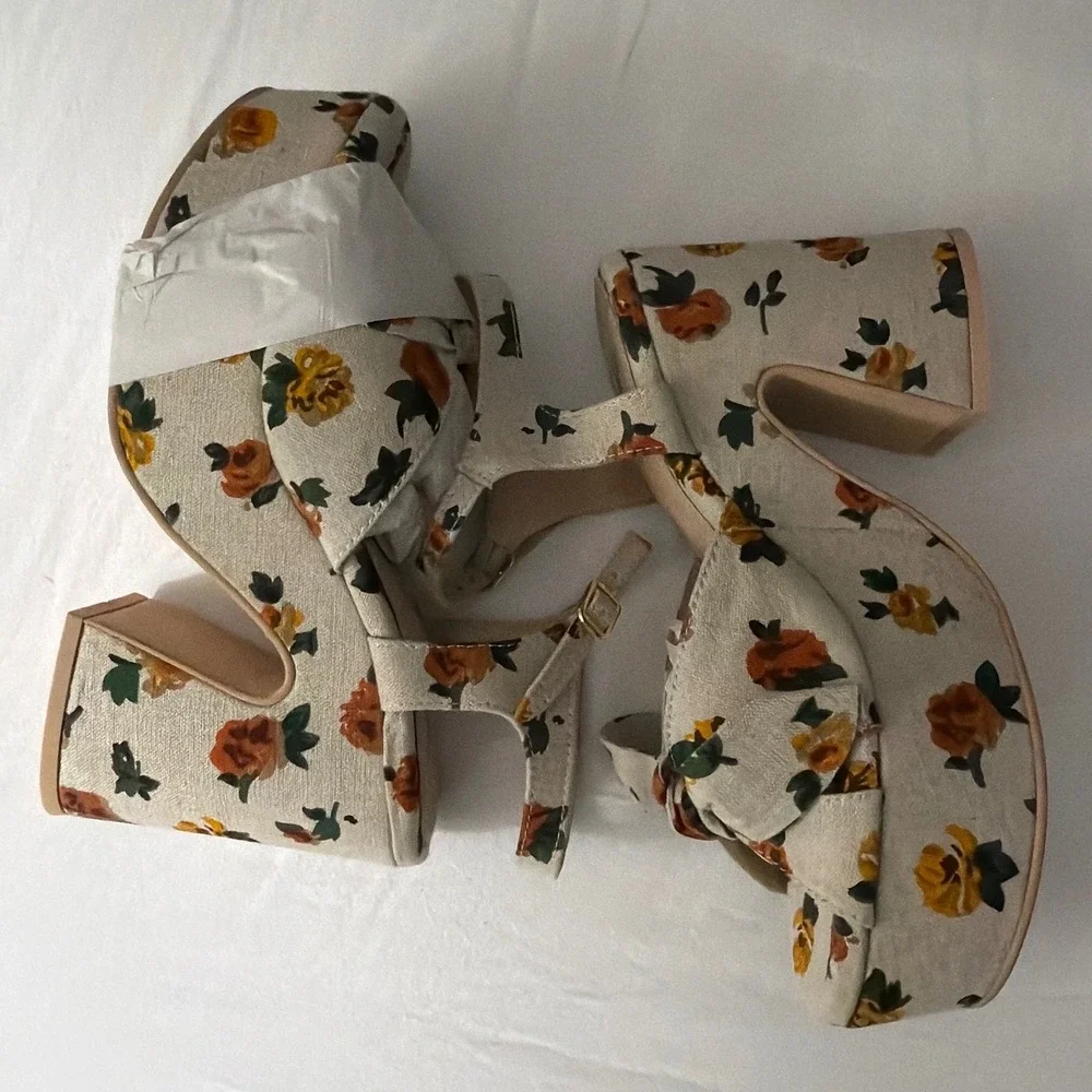 Seychelles Floral Fabric Platform Block Heel Sandals Cream Multi Size 10